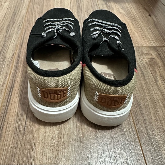 Women’s Hey dude sneakers - Picture 4 of 5
